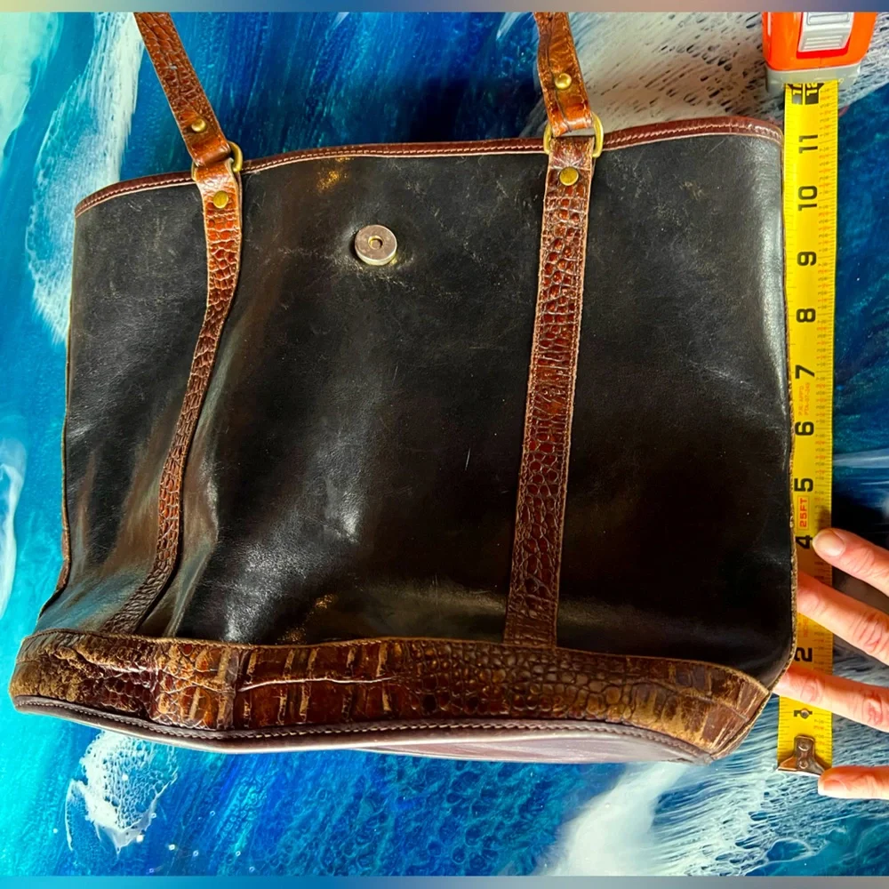 BUY or BUNDLE! Brahmin blk br trim 2 strap removable zip envelope center key fob - Picture 9 of 15